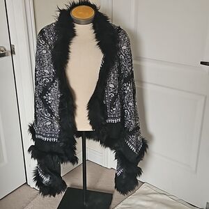 Taj Mahal Beaded Scarf With Faux Fur Trim Black/ Silver